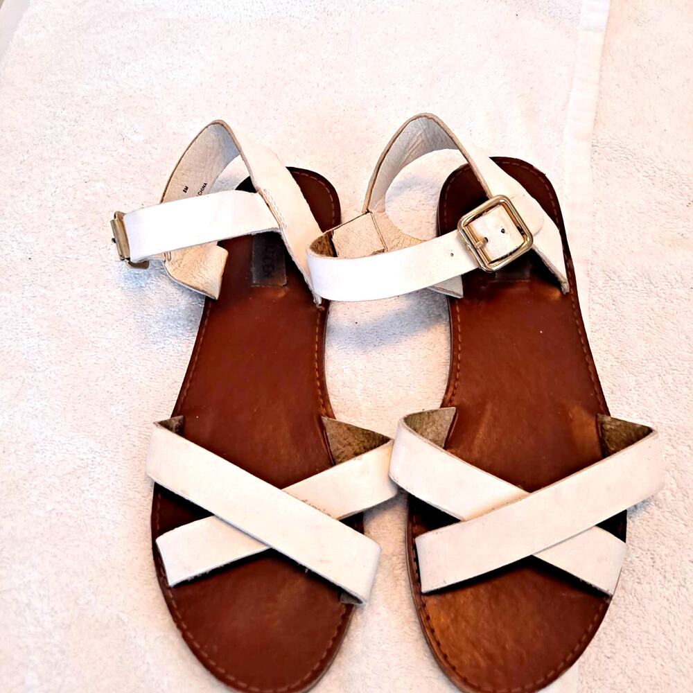 Steve Madden White and Brown Sandals